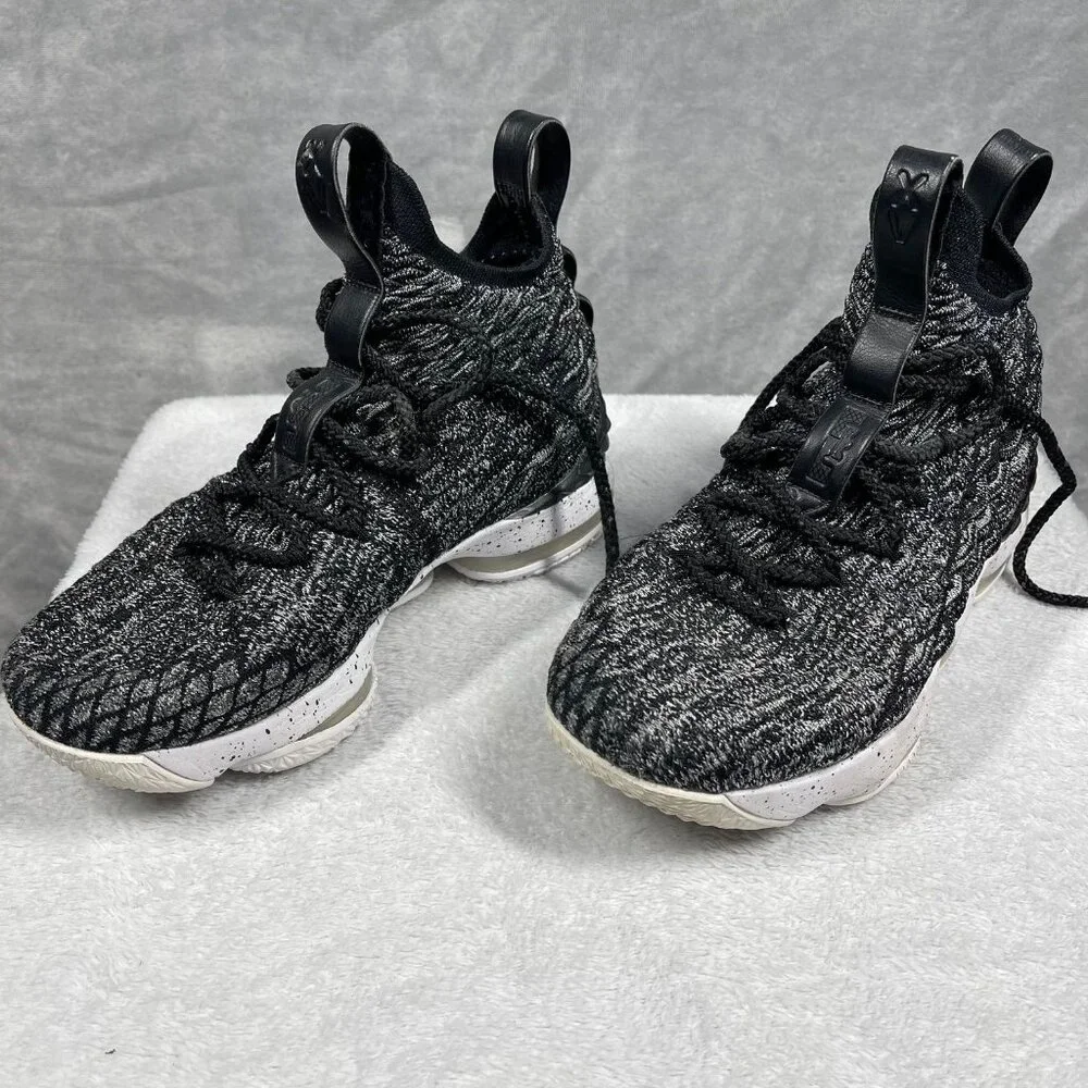 Nike LeBron 15 Ashes Gray White Black 922811-002 Size 5Y / Women‎ Size 6.5